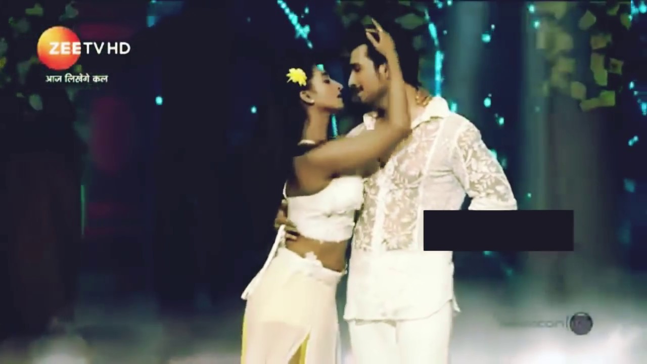 Mohena Singh special duet performance with Arjun Biljani for a show.