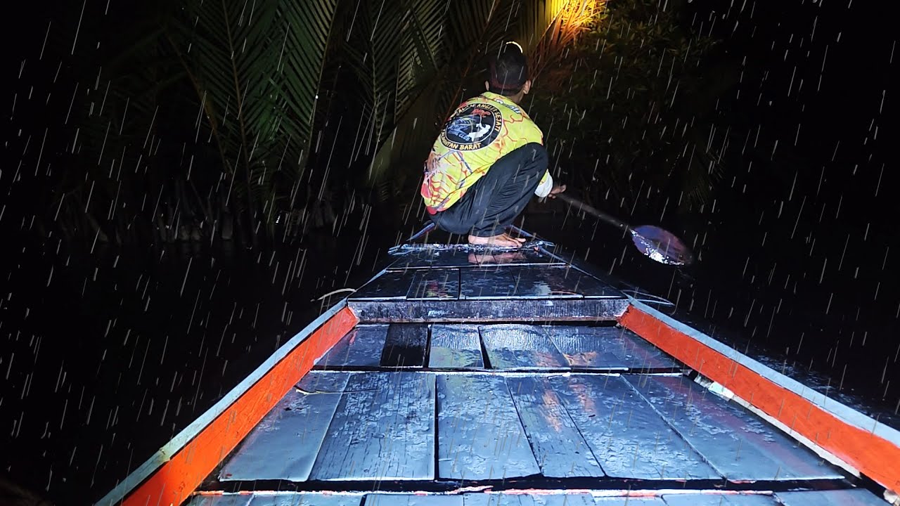 suka duka mancing udang dimalam hari saat musim hujan