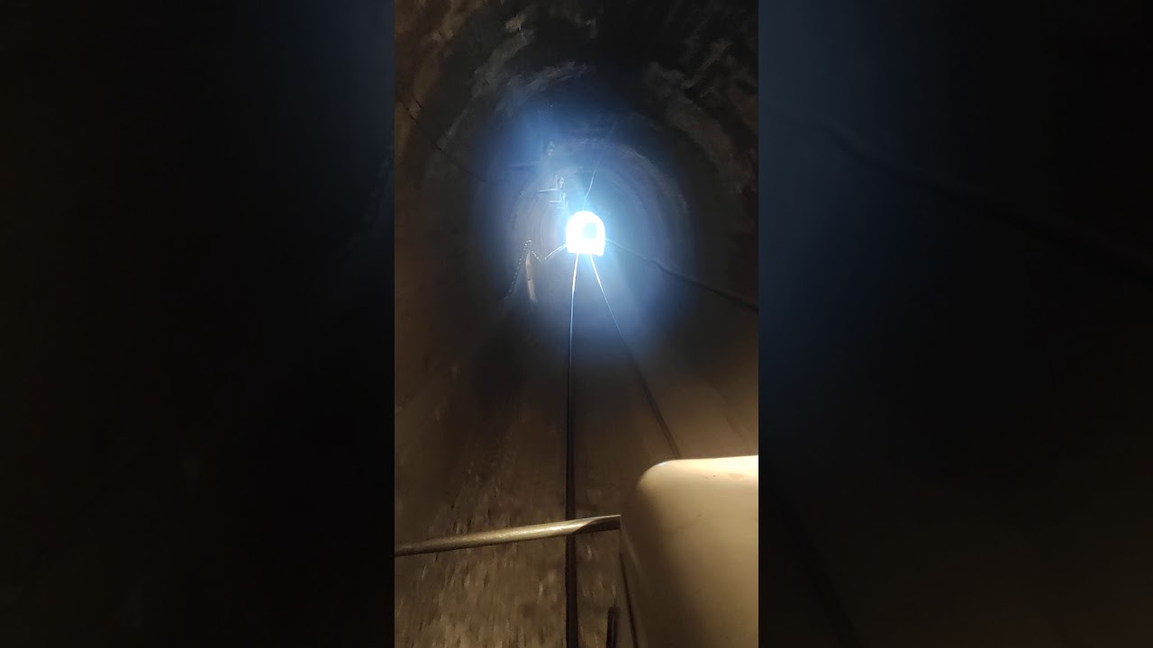 Belemedik Hacıkırı arasında t&uuml;neller b&ouml;lgesinde DE 33000 lik lokomotifle  y&uuml;k treni...