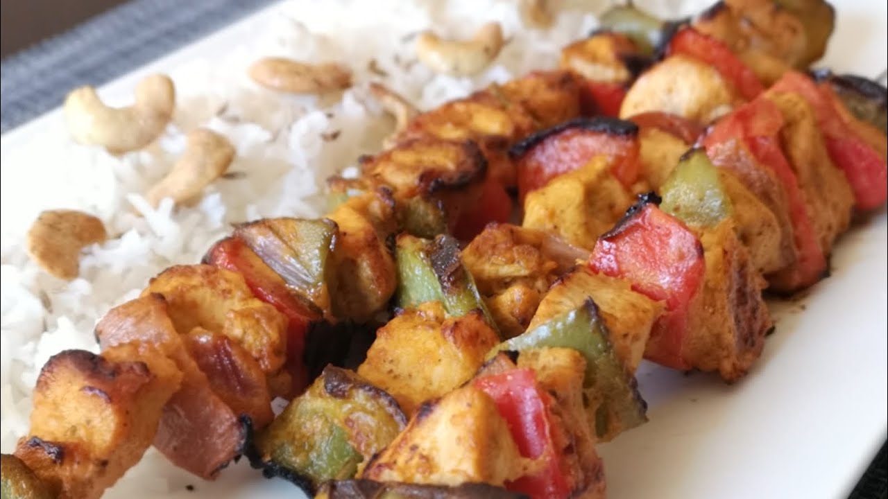 Chicken skewers Indian style / brochettes de poulet à l’indienne | Prag’s Cuisine