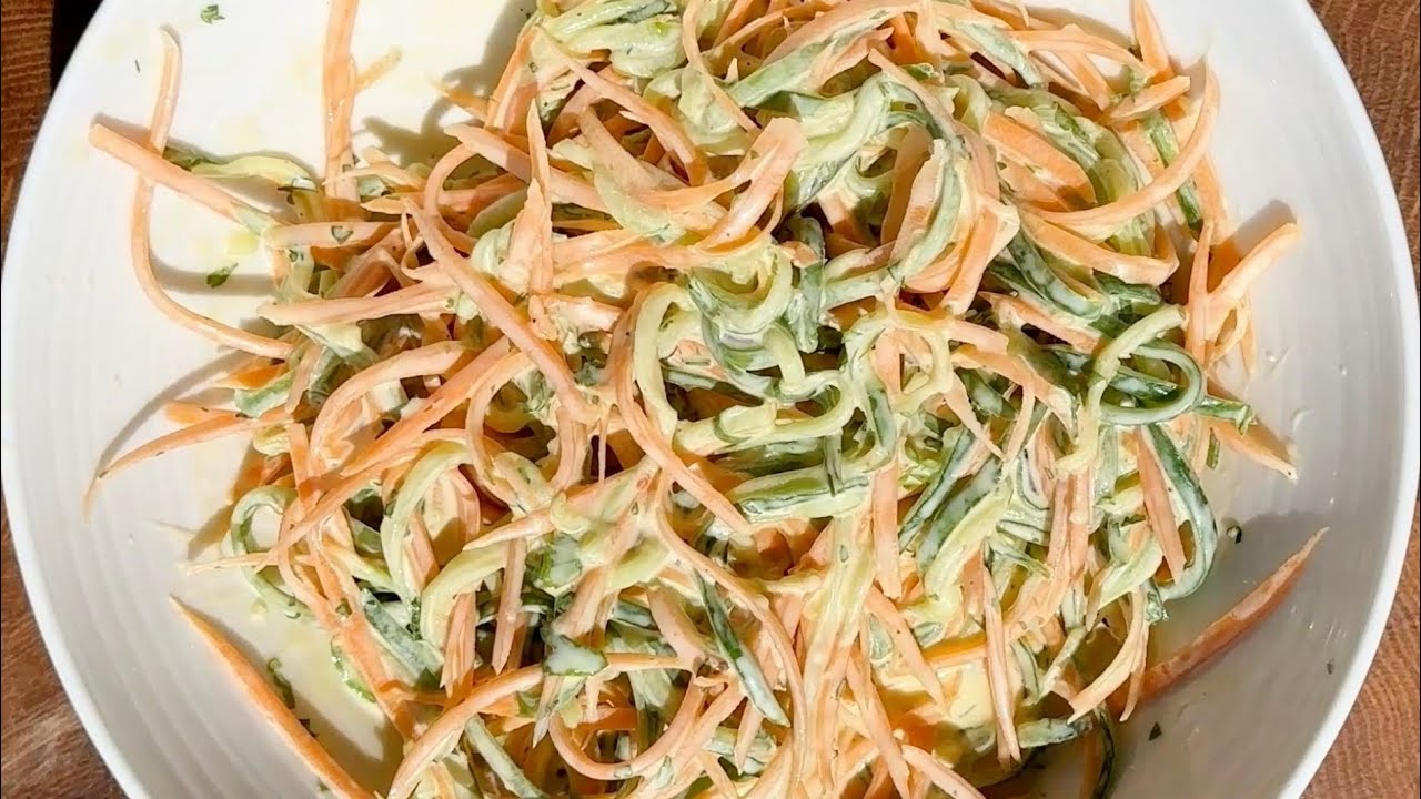 SALAD YOROSHYE UKWIYE KUBA UZI GUKORA, NI CUCUMBER NA CARROT GUSA