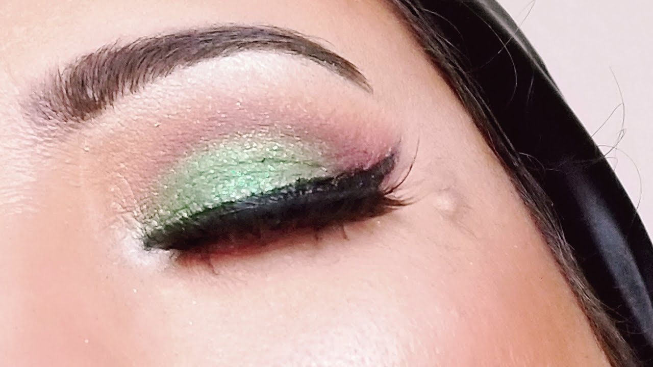 Testing MAC Shadeshifter Duochrome Eyeshadow