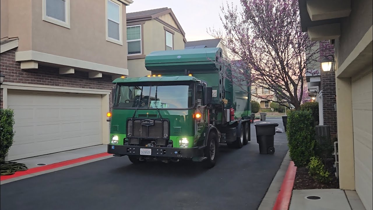 (Preview) Utility Trucks Action | Garbage Trucks in Roseville  Ep. 4