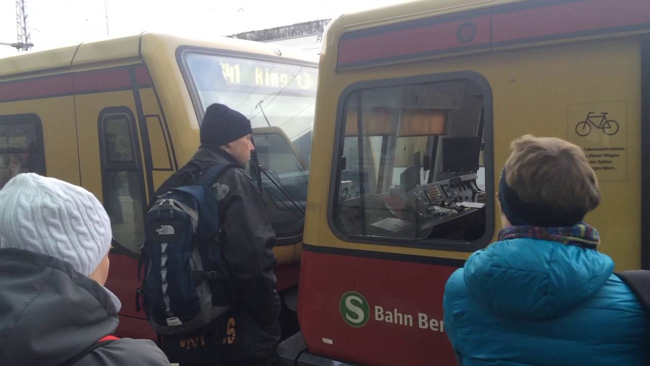S-Bahn BR 481 mit BR 485 zusammengekoppelt