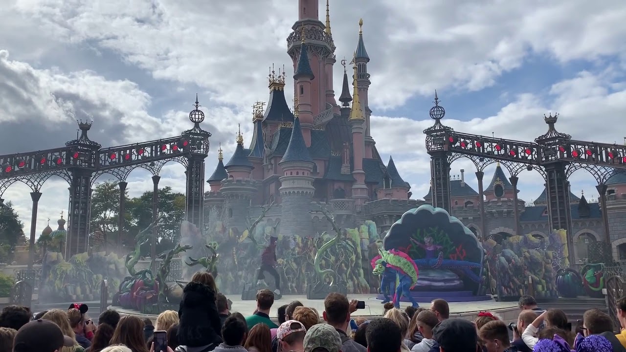 °o° Disney Show : Are You Brave Enough ? - with URSULA