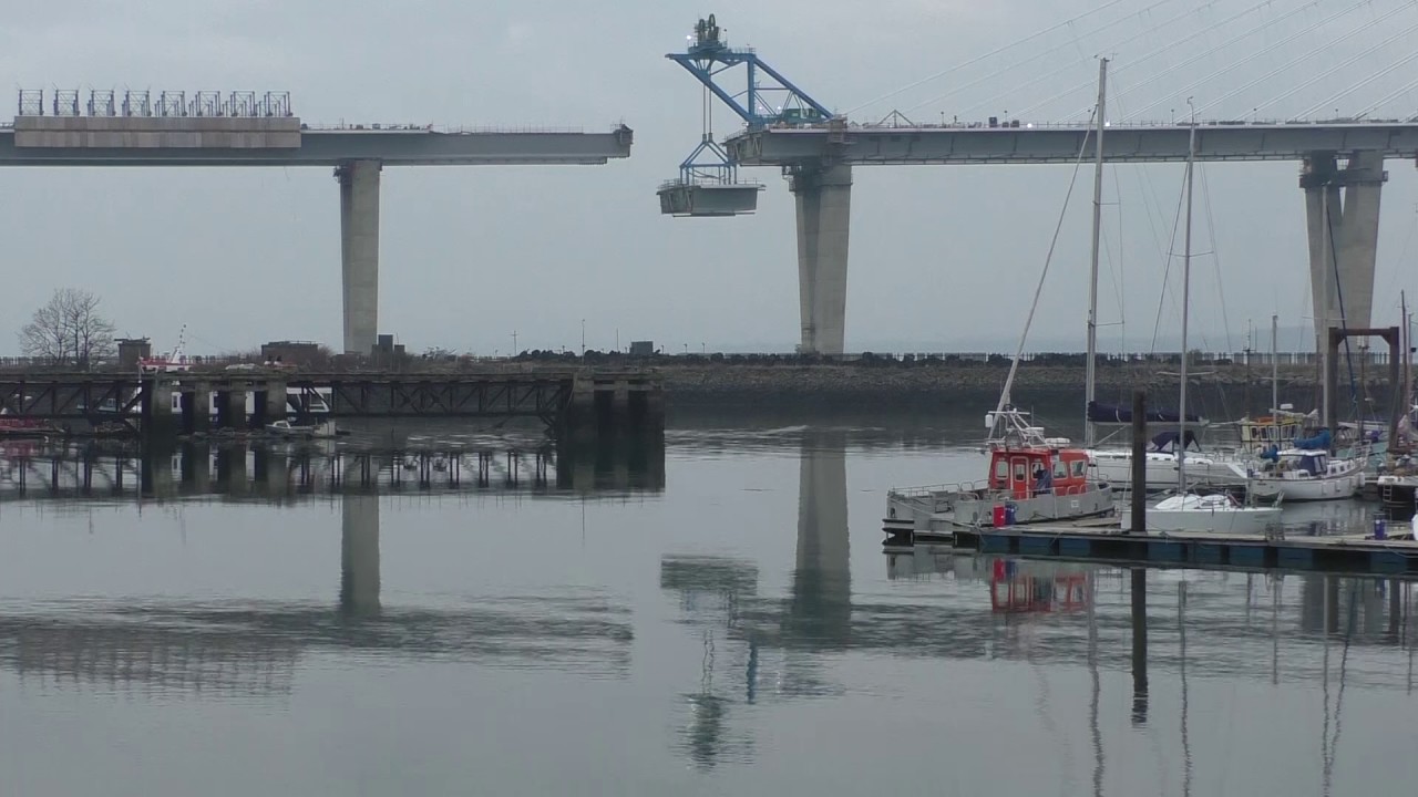Queensferry Crossing - The penultimate deck section lift - 23-JAN-17