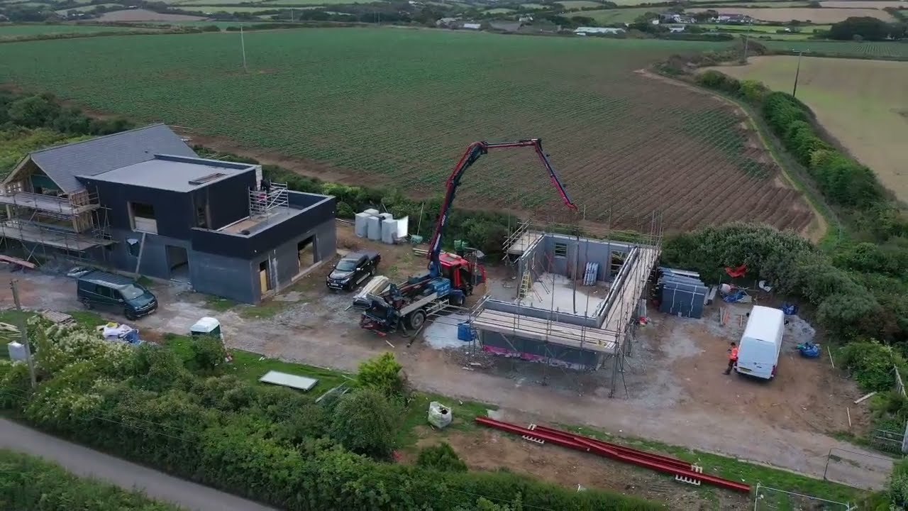 Pouring gables with R-Wall