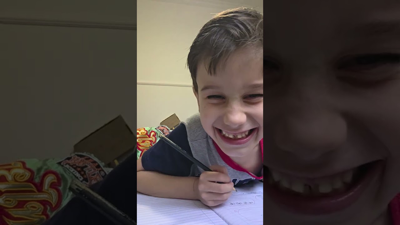 Fazendo tarefa do primeiro ano com o Dudu!