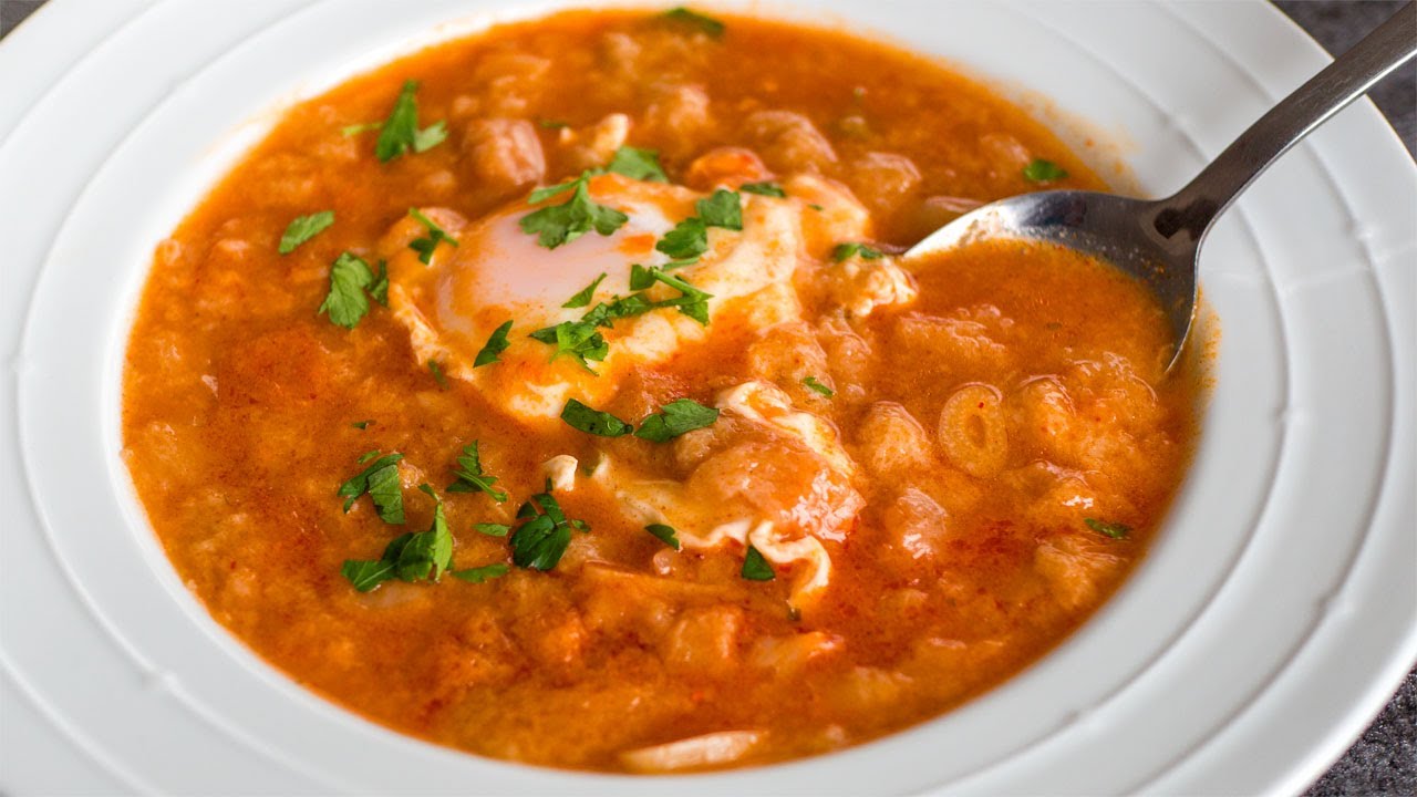 The Spanish Garlic Soup Everyone&rsquo;s Talking About (Ready in Minutes!)
