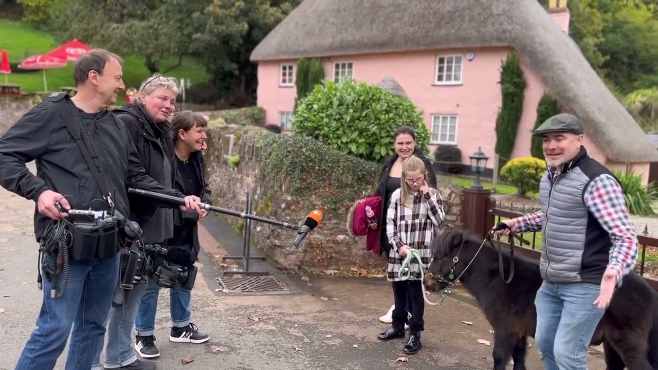 Patrick the Pony’s Christmas no 1