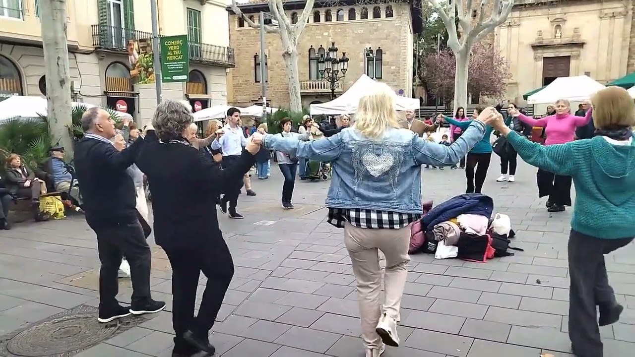 Estrena sardana: Mercè i Josep sempre enamorats! Maria Mercè Navarro.