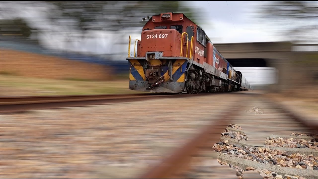 Freight and Rovos Rail trains at Gezina