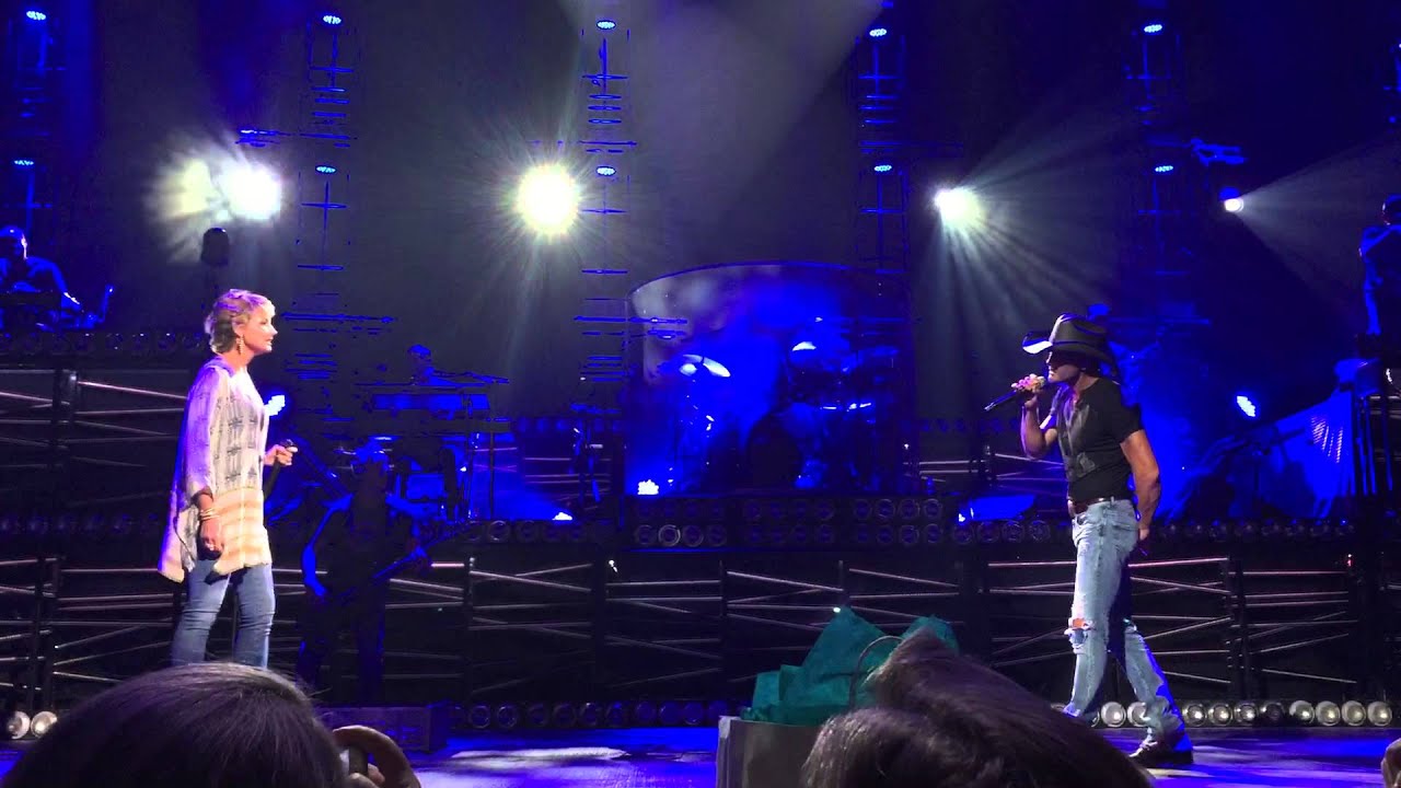 Tim McGraw and Faith Hill duet Nashville 8/15/15 (It's Your Love)