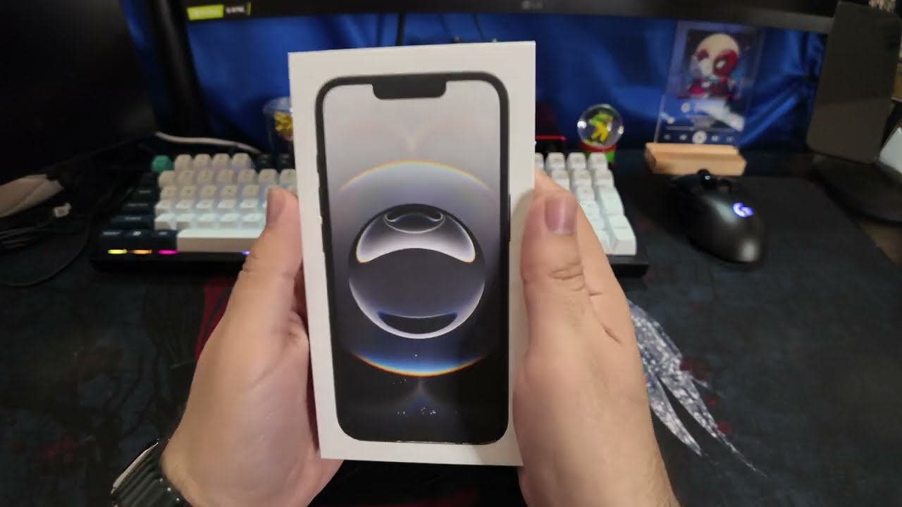 Unboxing and Reviewing the new iPhone16e! | 