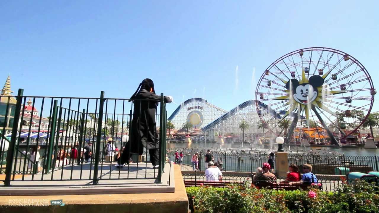 Instant Concert! ...Just Add Water with Maestro Goofy on the shores of Paradise Bay