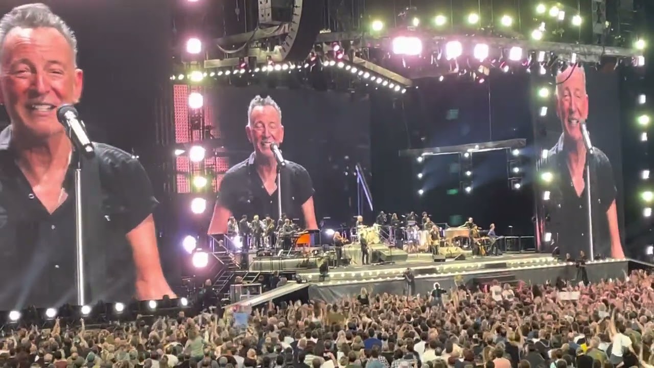 Bruce Springsteen - Dancing In The Dark (Live - 2023)