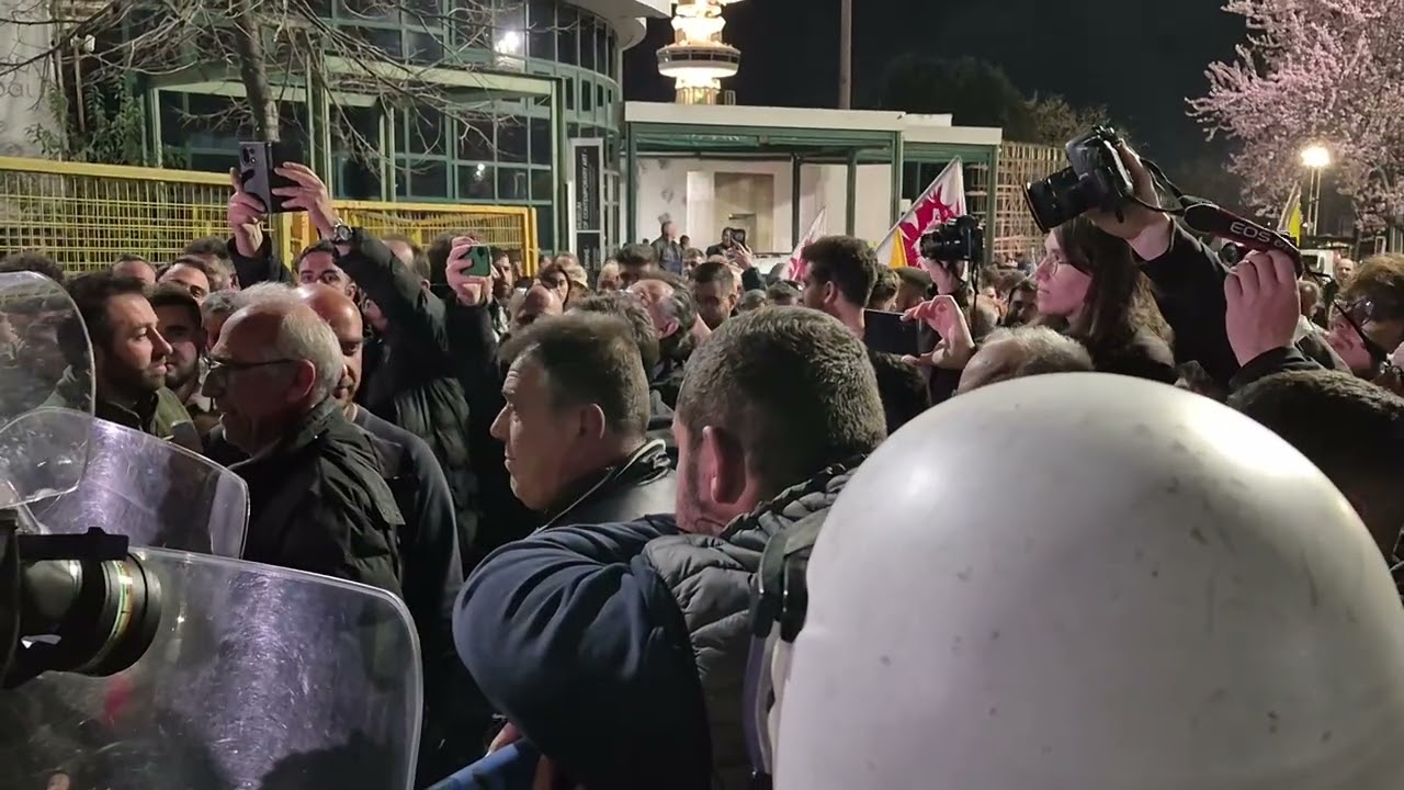 «Ο αγώνας μας θα συνεχιστεί» λένε οι αγρότες πριν αποχωρήσουν από τη ΔΕΘ