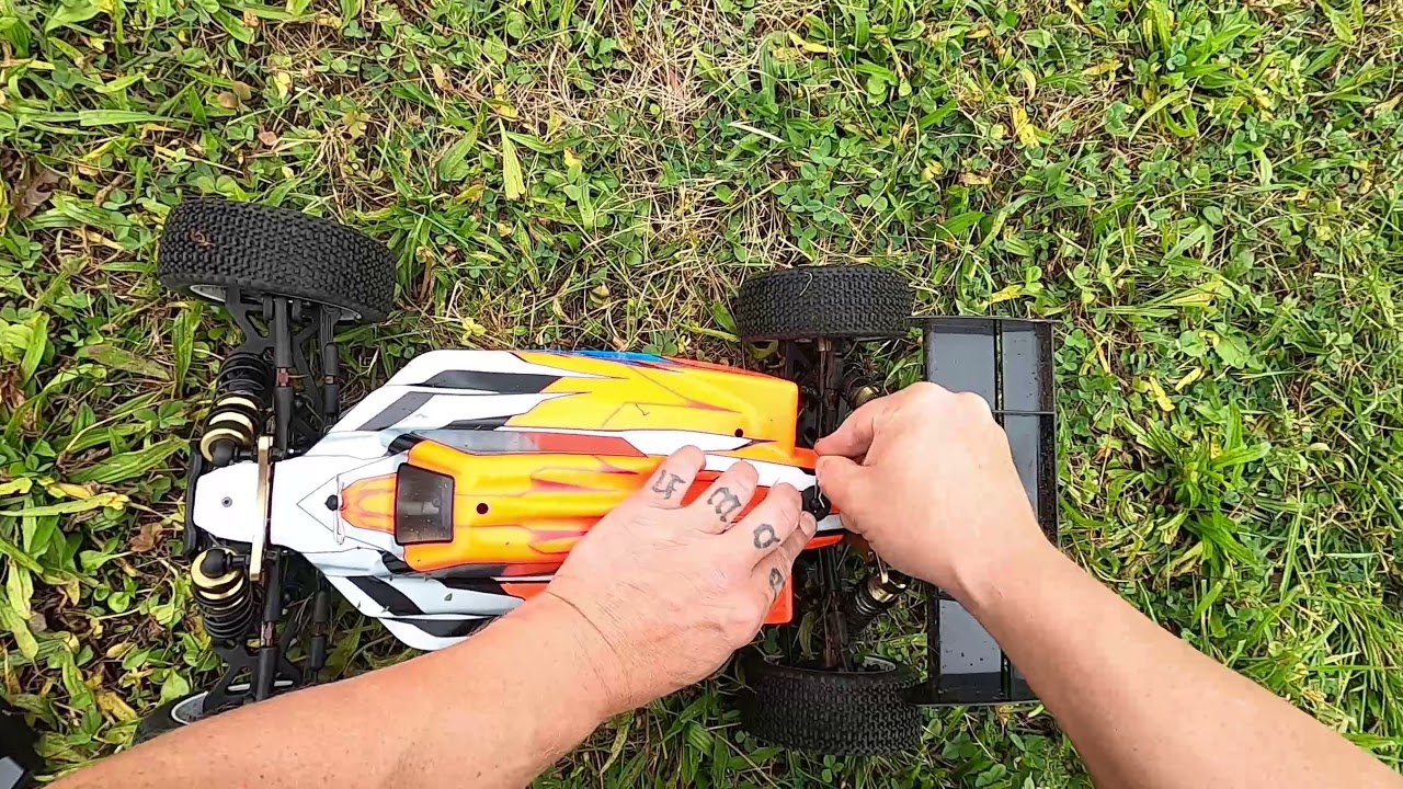 SERPENT SRX8 RTR 6s test 1 pelouse