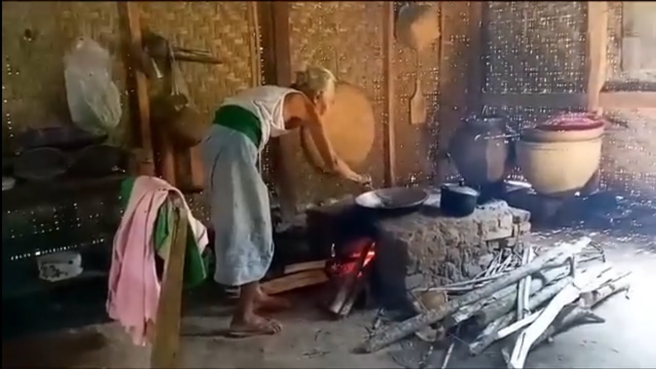 Tradisi suku Jawa,kesibukan penduduk desa yang hidup di desa pedalaman Blitar menyambut ramadhan 