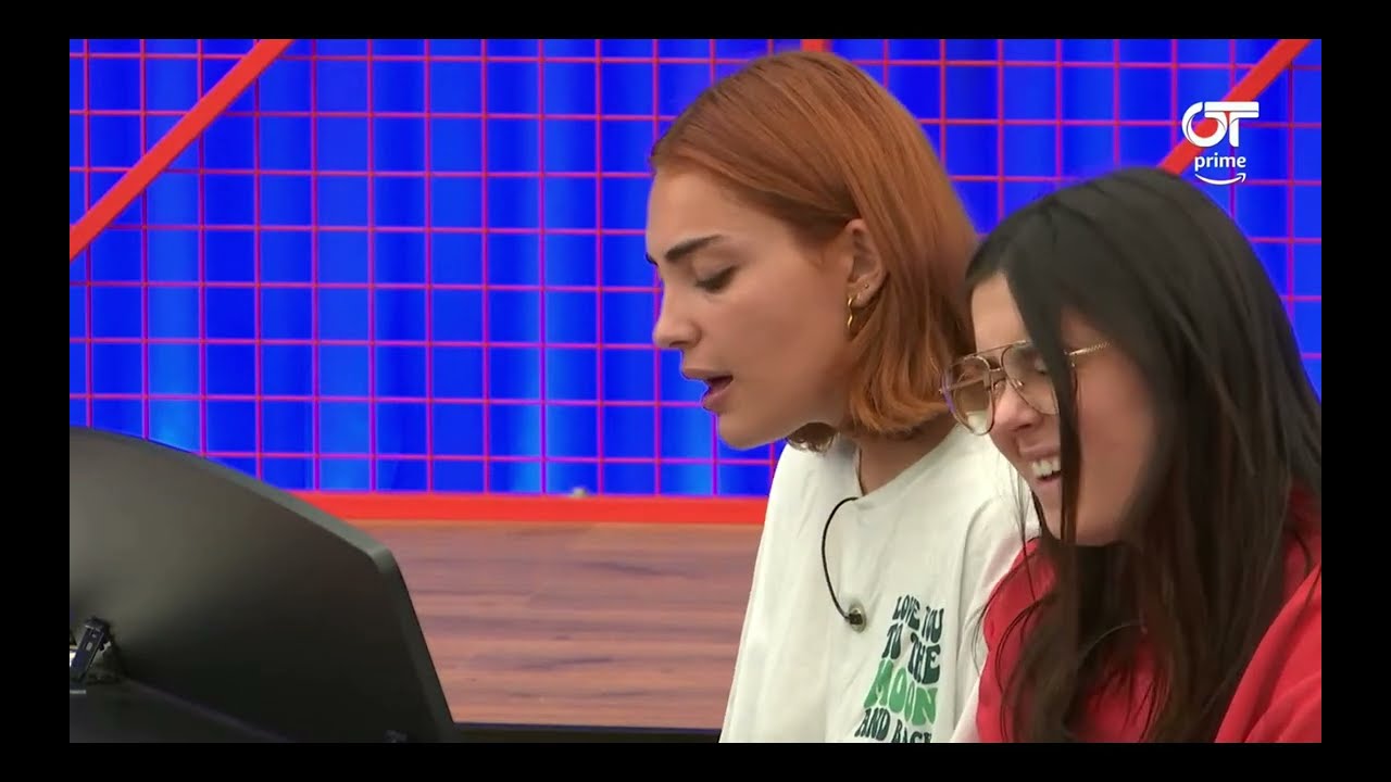 OT2023 violeta y chiara cantando 