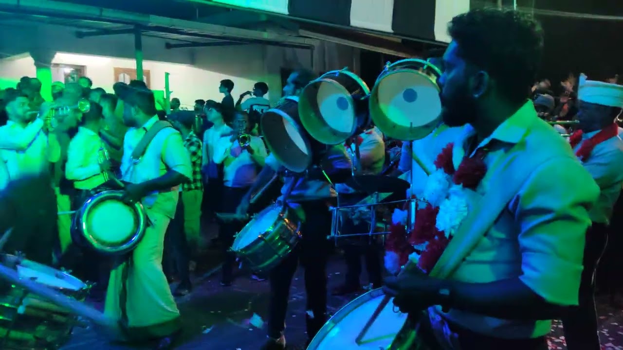 സുന്ദരി.. സുന്ദരി.. ഒന്നൊരുങ്ങിവ....... #chalakudikairali...#bandset #kairaliband #new #kumbalagad..