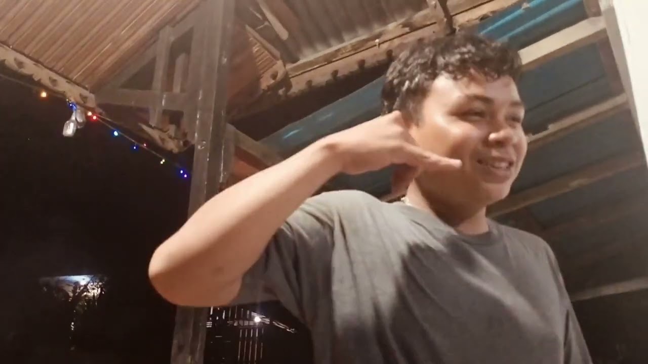 Main  kembang api dan menunggu pembagian THR dari yang baru cairan guys😁😁