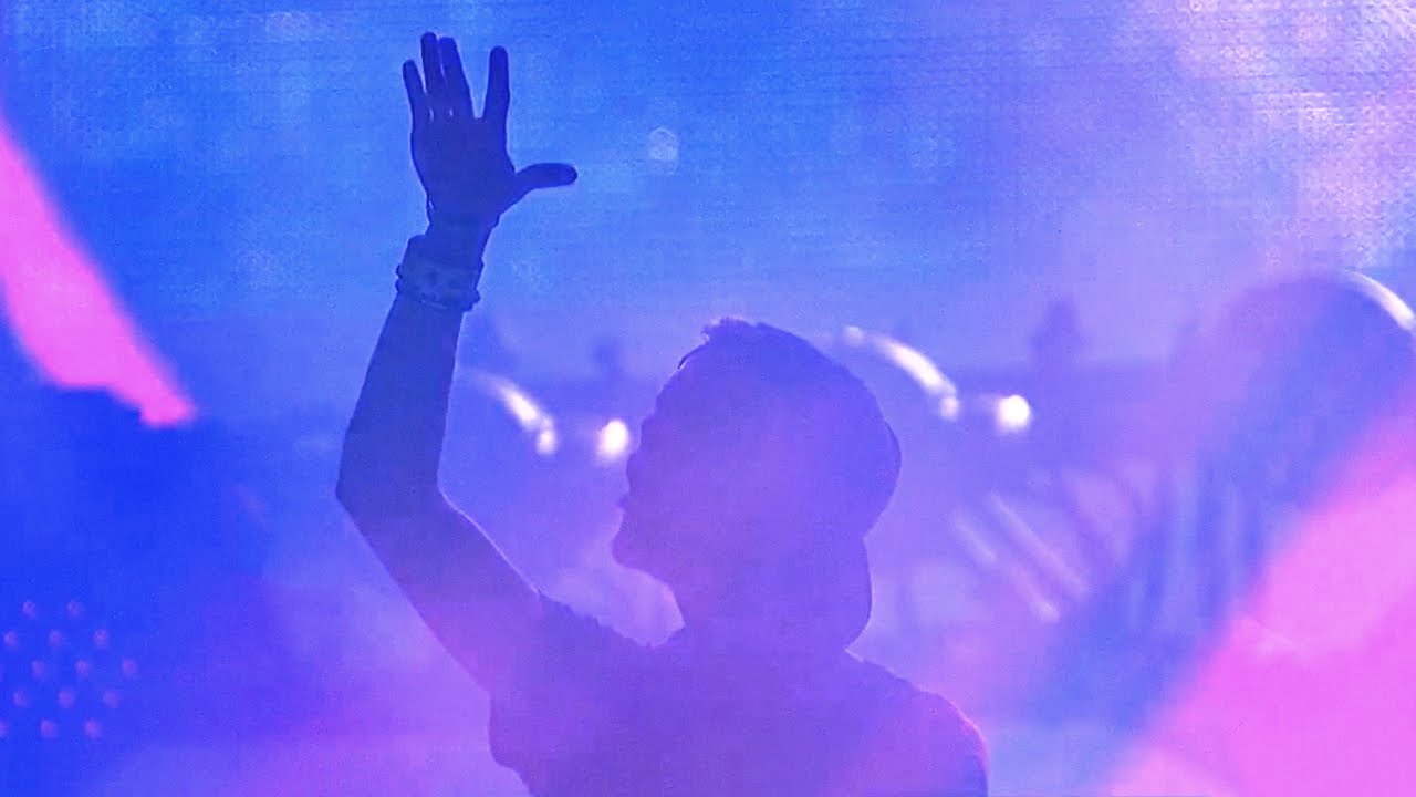 Avicii -  Addicted To You ft. Audra Mae and Dear Boy ft. M&Oslash;, Ultra Music Festival, Miami, 2013-03-22