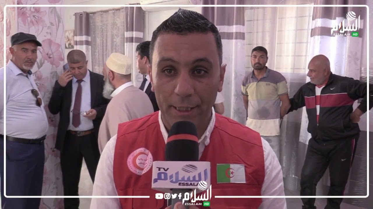 🔴#عين_الدفلى : الأسرة الاعلامية رفقة المكتب الولائي للهلال الأحمر الجزائري تكرم مهندسي النظافة