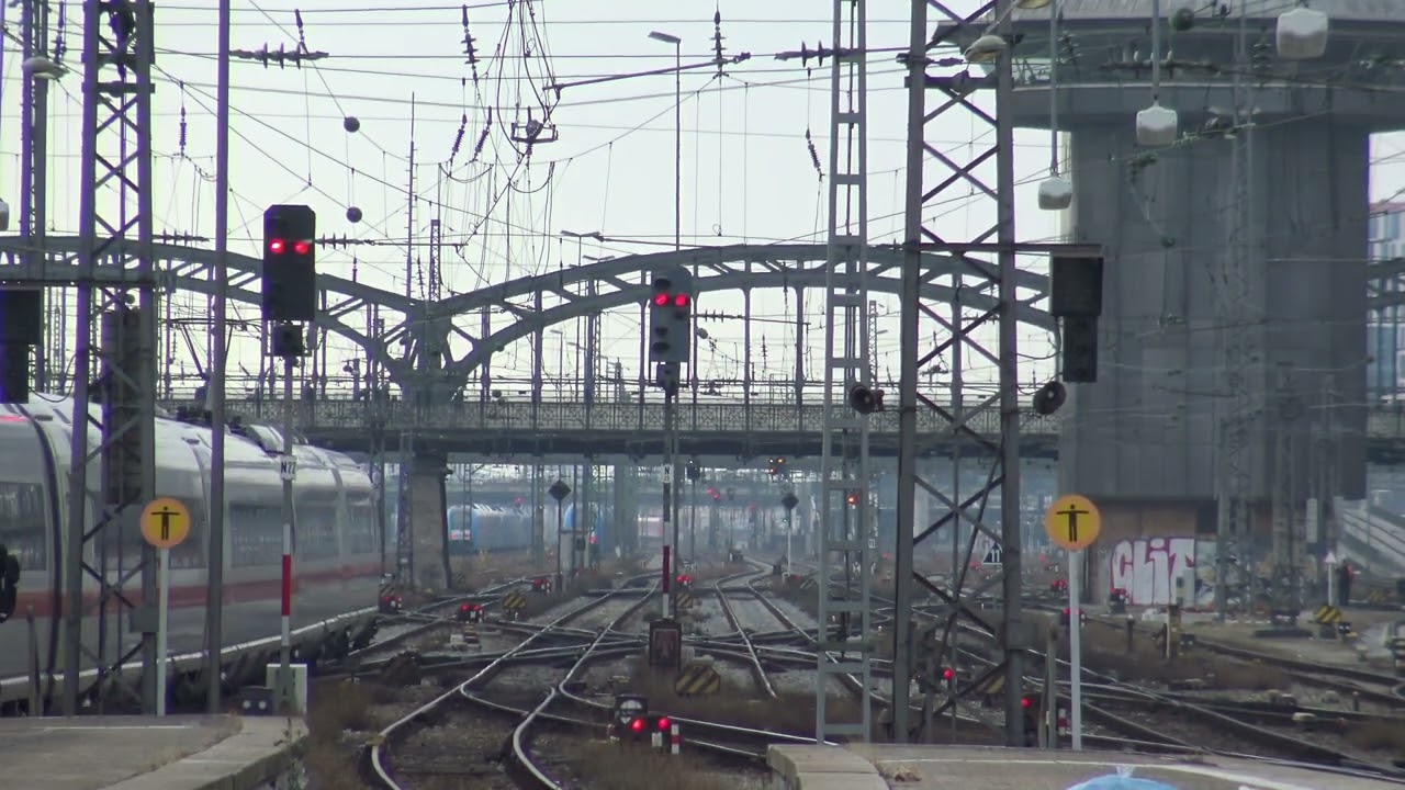 Züge[ICE,IC,RE,RB] in München Hbf am 13.02.2023