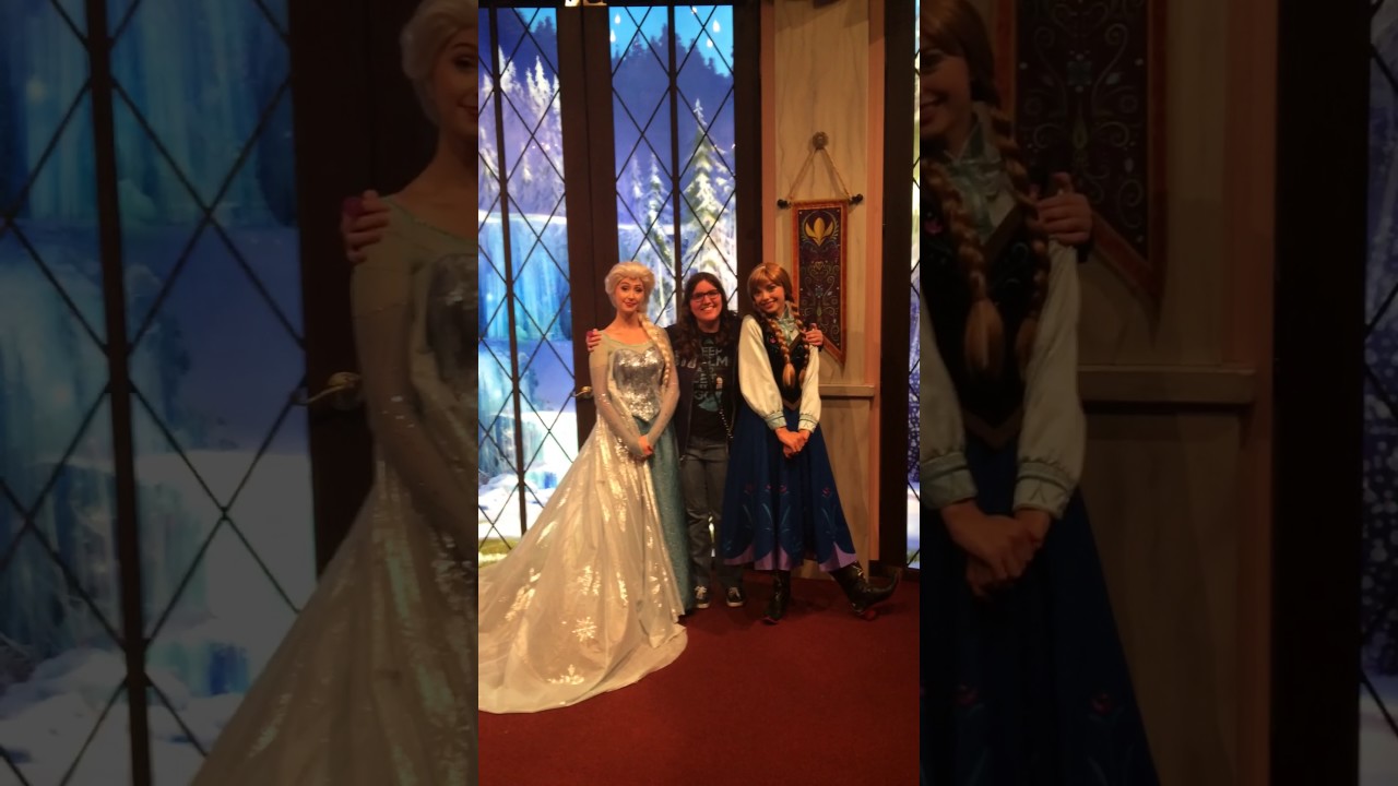 Anna and Elsa Have a Lot to Be Thankful For :)