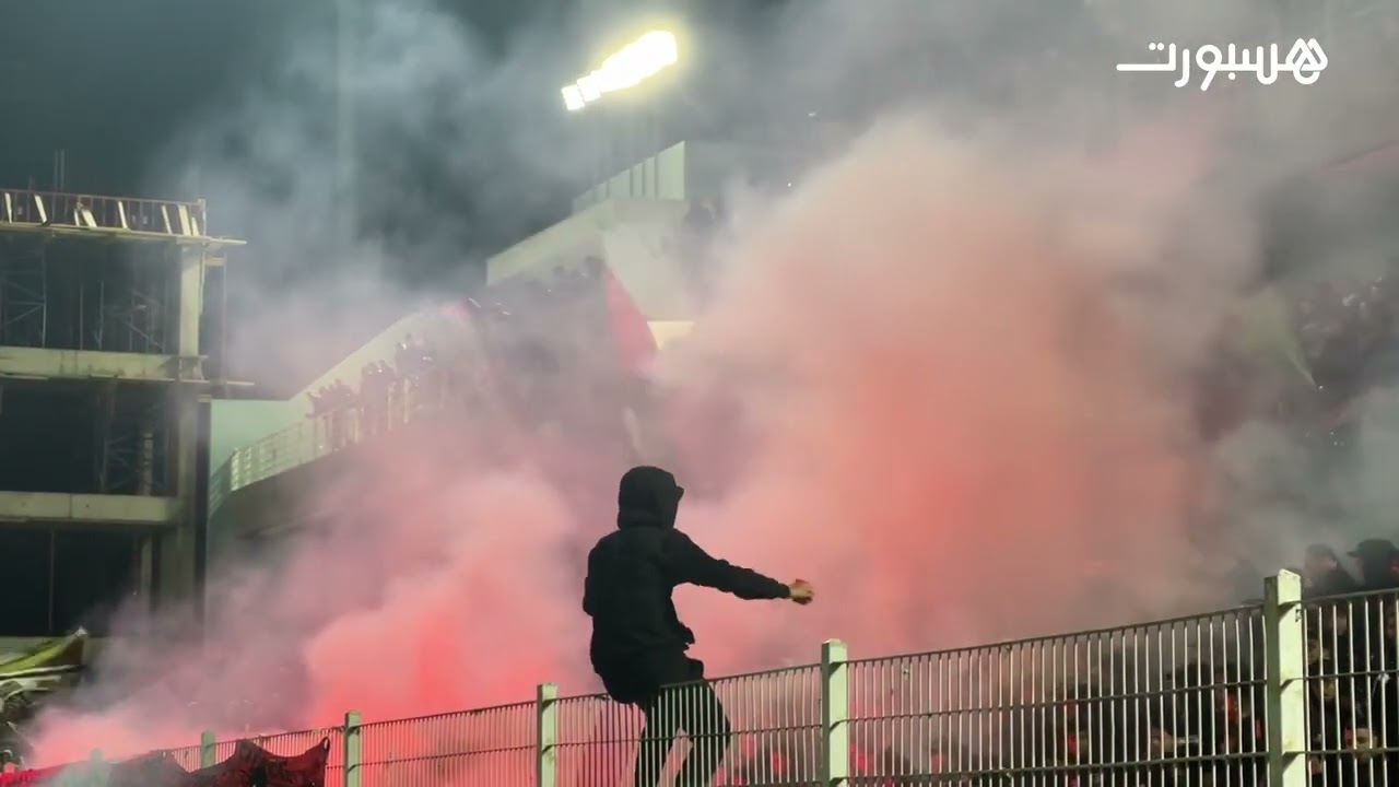تشجيع حماسي وكراكاج.. جمهور الجيش يلهب ملعب القنيطرة في مباراة المغرب الفاسي بكأس العرش