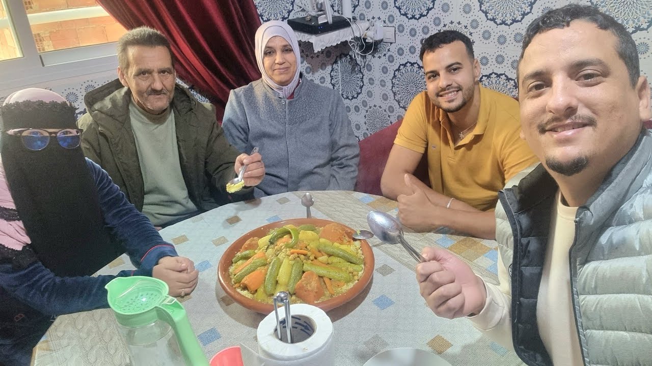 غنشارك معكم النهار ديال الجمعه جاء عندي لوسي و خالتي🥞🥘