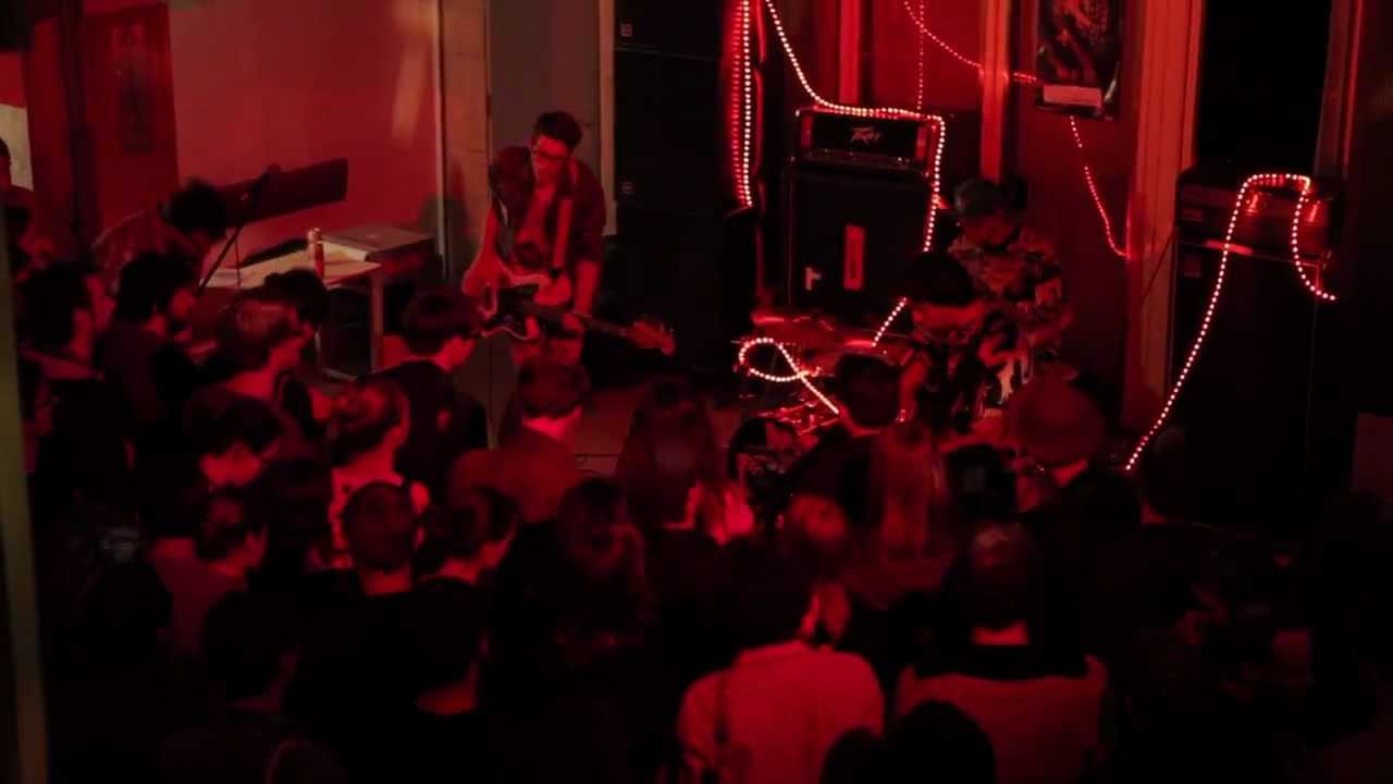 Mile Me Deaf - Troubles Caught