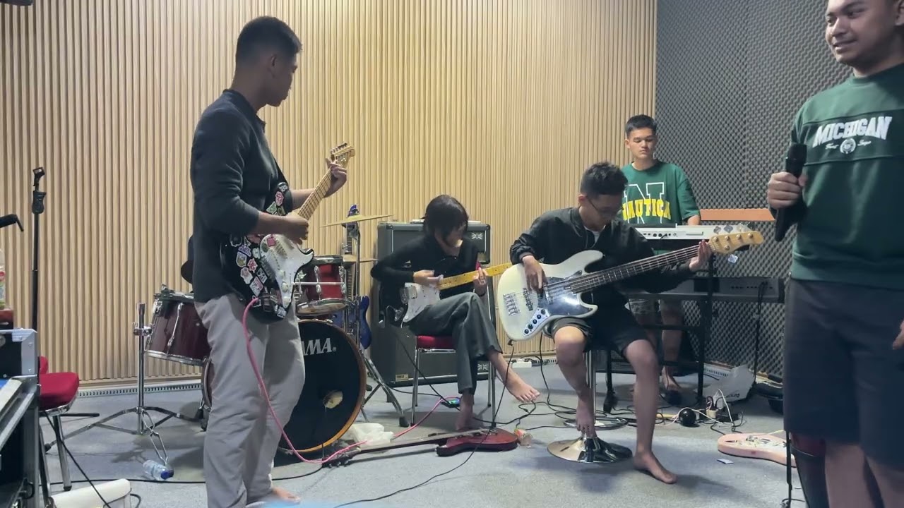 Adol - A Thousand Miles