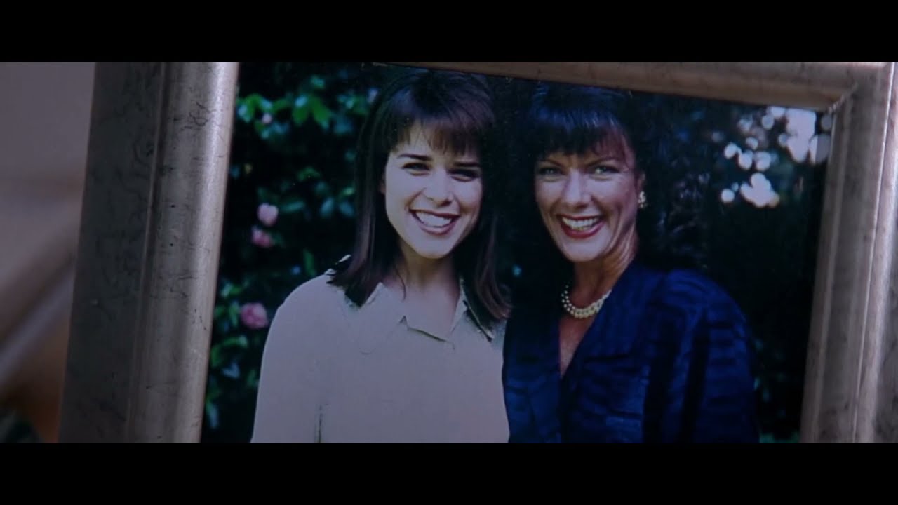 Sidney Comes Home After School - Scream Scene