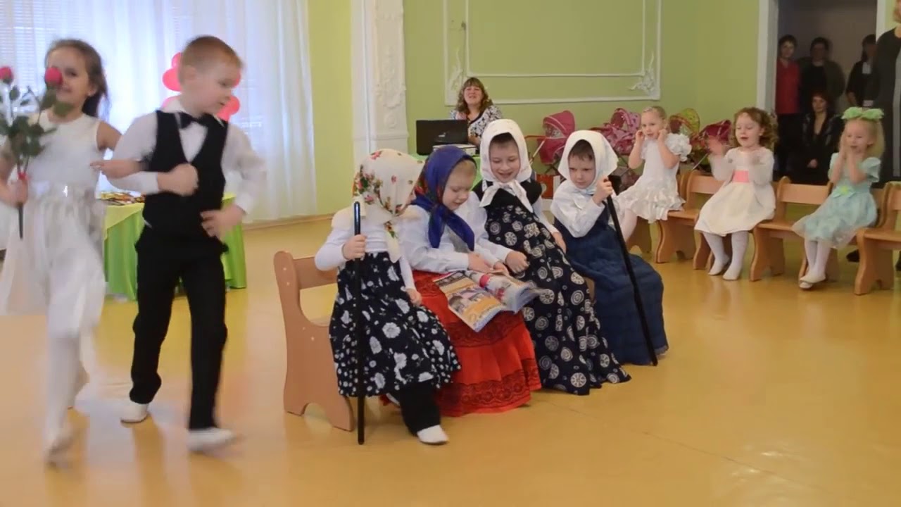 Сценка БАБУШКИ исполняют дети
