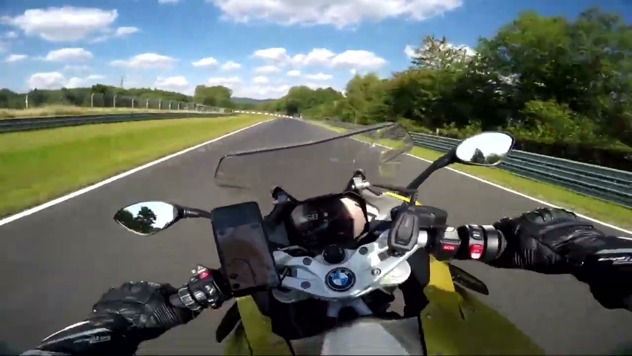 Nürburgring Nordschleife BMW R 1250 RS in Gedenken an Dongo