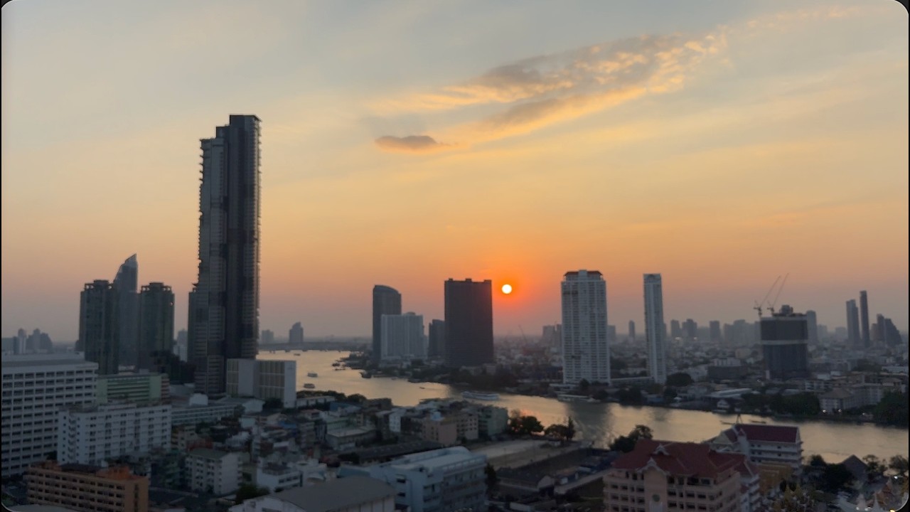 Timelapse Sunset over the Chao Phraya River | Sathorn Bang Rak | Bangkok Thailand