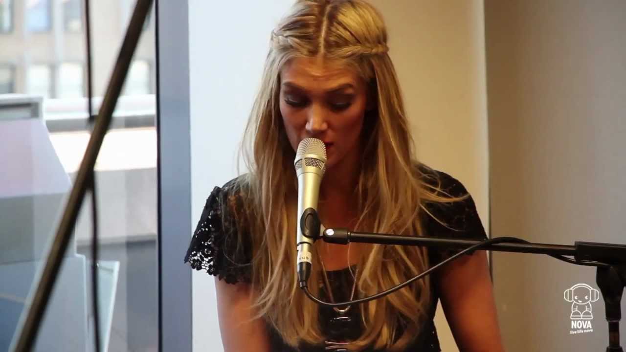 Nova Acoustic Performance: Delta Goodrem - Wish You Were Here (HD)