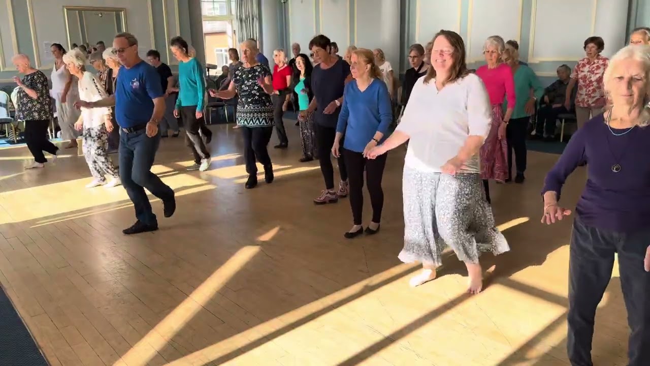 MILLIONES DE ROSES Line Dance (France)International Dance Weekend, Eastbourne UK with Ira Weisburd 