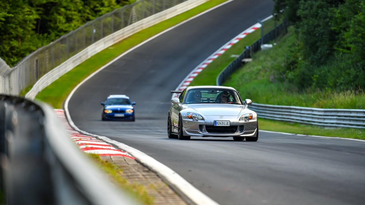 Honda S2000 VS BMW 130i Manual Nurburgring BTG.