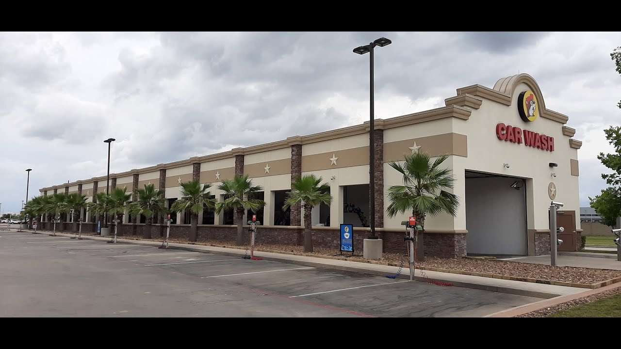 The World's Longest Car Wash at Buc-ee's #40 in Katy, Texas