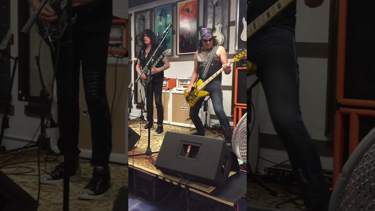 Michael Angelo Batio - featuring Elliott Rubinson on bass