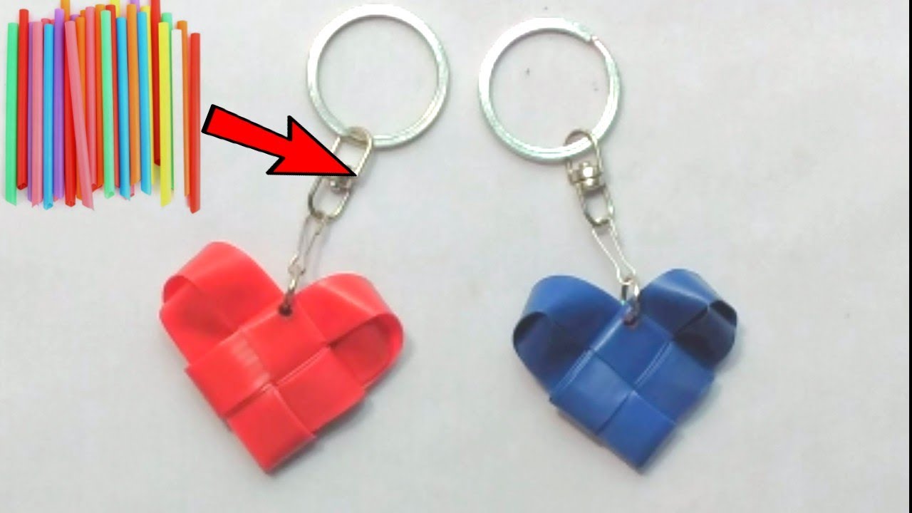 MEMBUAT GANTUNGAN KUNCI HATI DARI SEDOTAN,IDE KREATIF HEART KEYCHAIN FROM STRAW