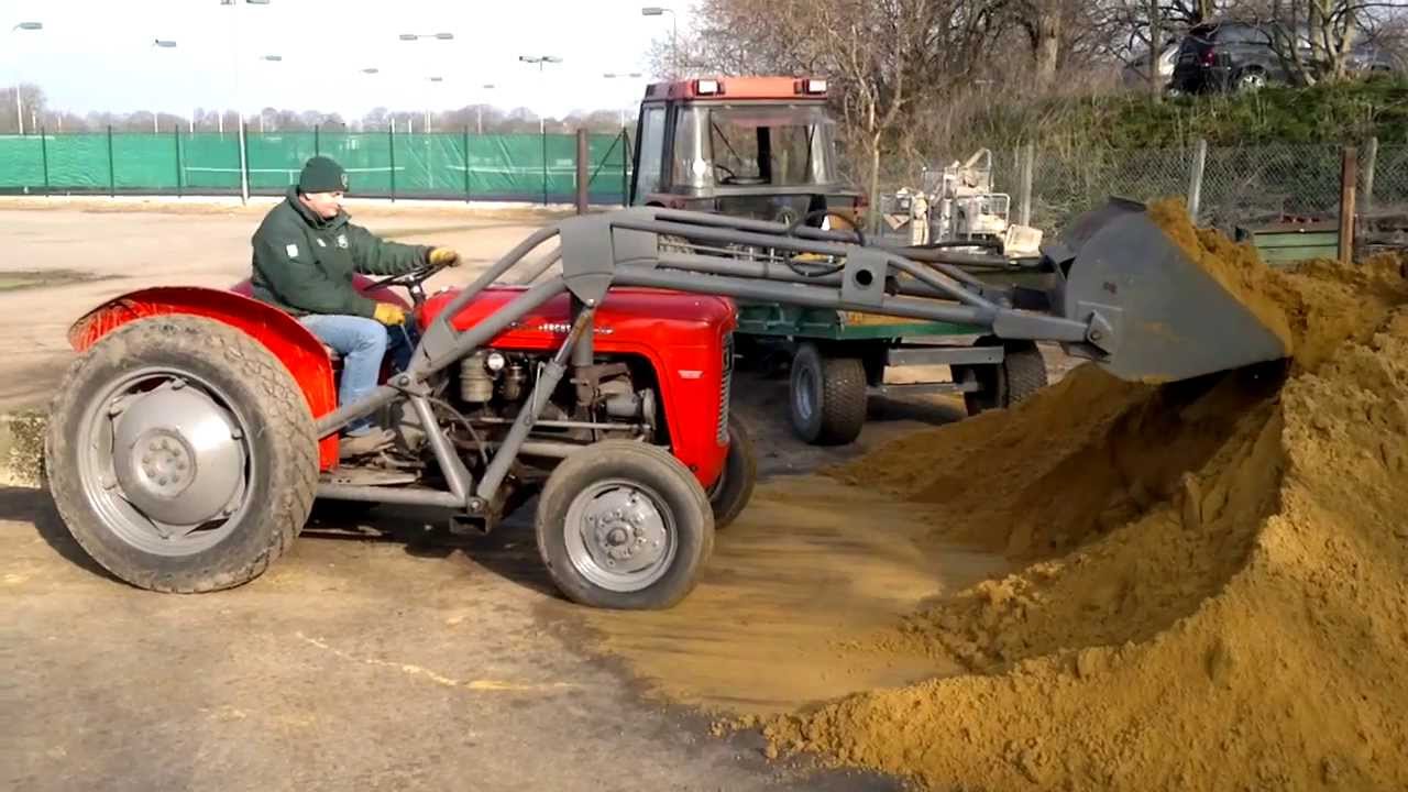 Massey Ferguson 35 Sand Loading