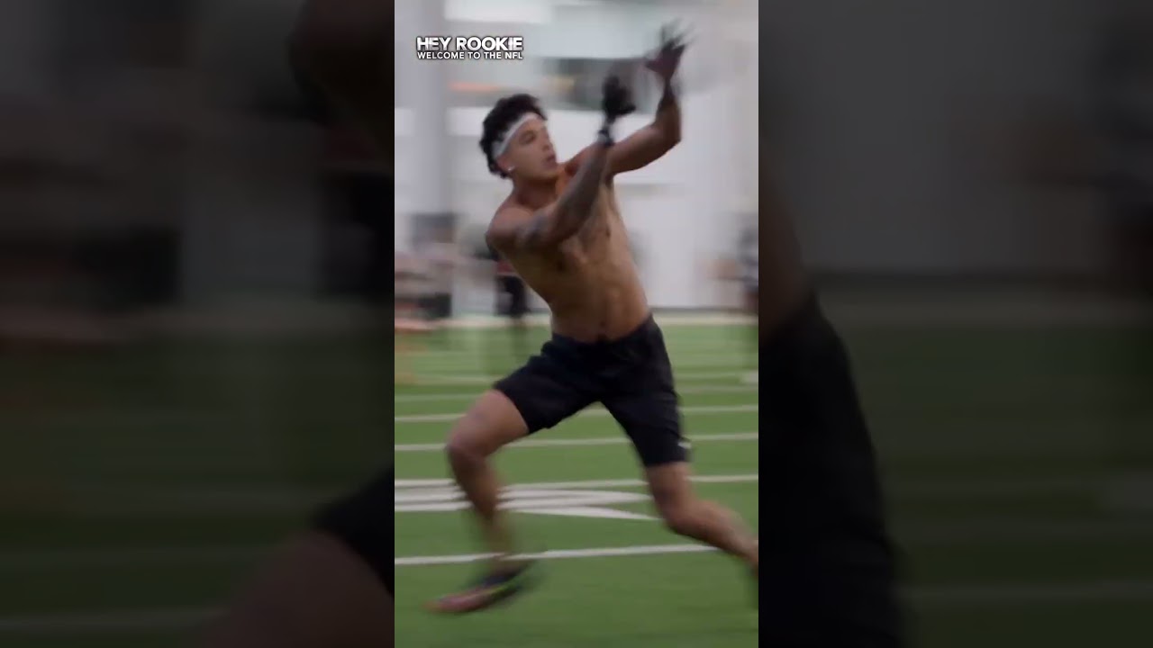 #Cowboys WR Coach Prince Talking to Jalin Hyatt -&ldquo;I can run routes...we&rsquo;ll see.&rdquo; 🎯