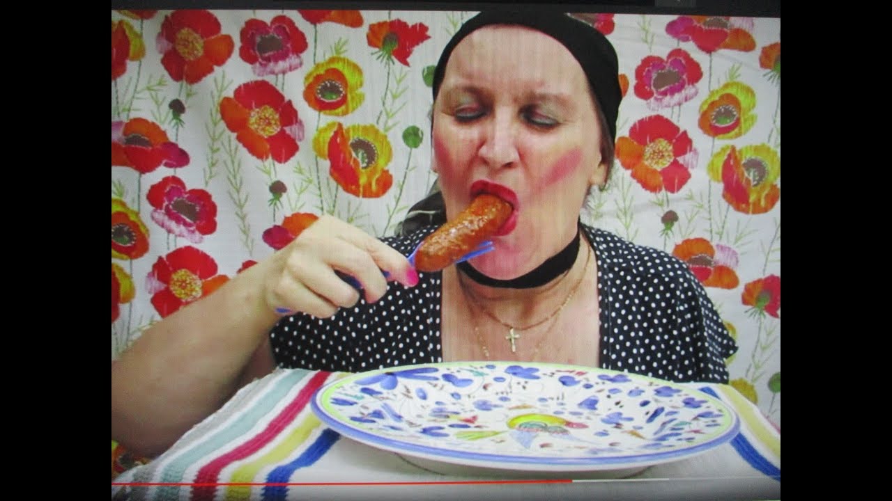 Eating Italian sausage ~ WikiEATia ~ i'm your teacher w. eating sounds!:-)