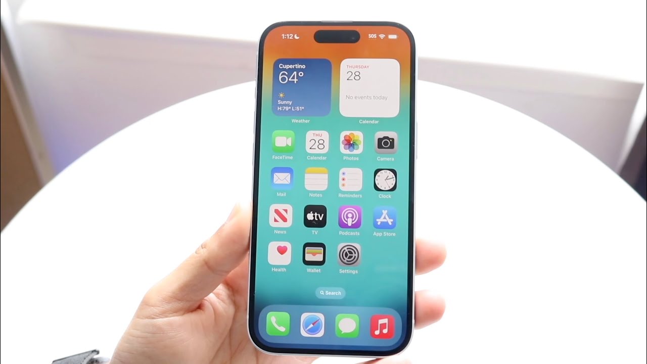 iPhone 15 в 2026 году! (Стоит ли его еще покупать?) (Обзор)