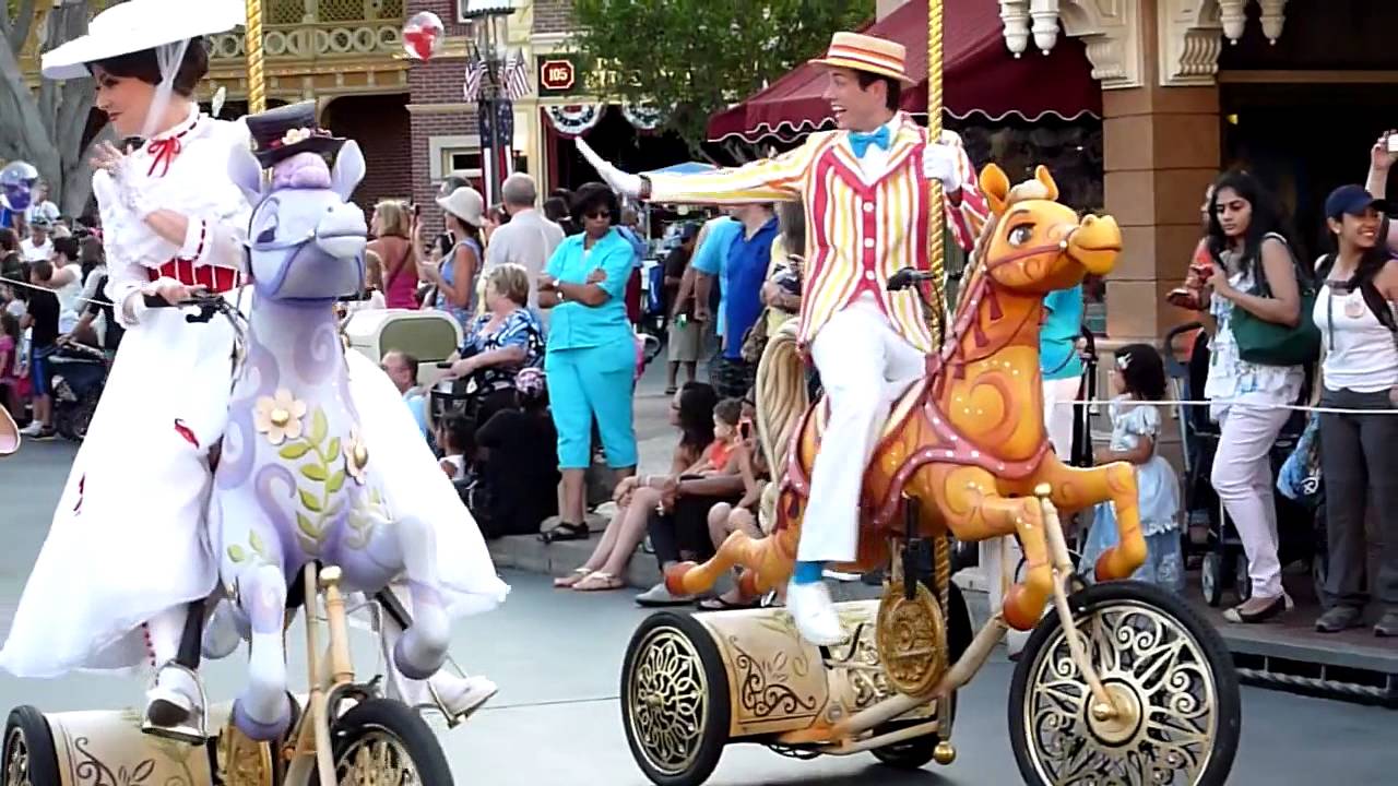 Mary Poppins in Disneyland Parade 4th July 2013 #disneyland #marypoppins #disneyparks  #disney