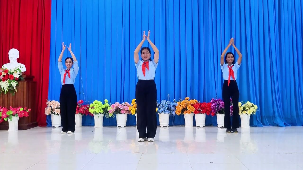 HƯỚNG DẪN BÀI ĐỒNG DIỄN EM LÀ MẦM NON CỦA ĐẢNG